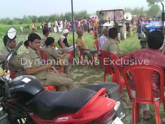 दुर्गा विसर्जन क दौरान गुनीर घाट के पास  तैनात पुलिस