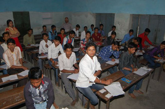 कानपुर एसटीएफ ने परीक्षा हॉल से दबोचा (फाइल फोटो)
