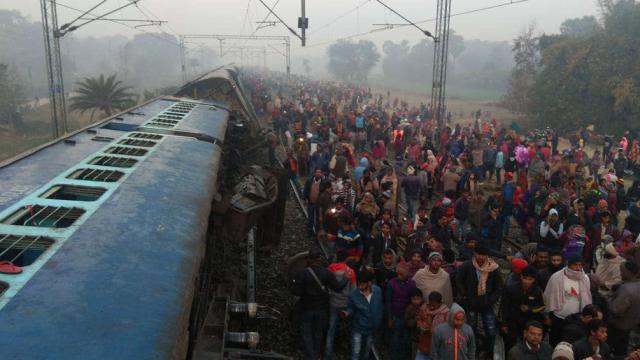 बिहार के हाजीपुर में बड़ा ट्रेन हादसा