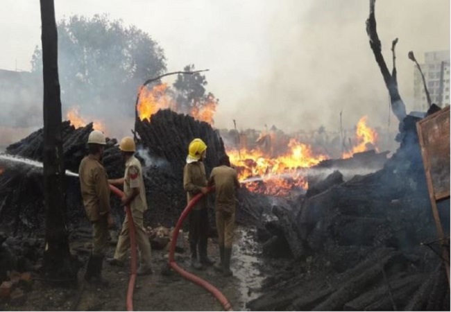 जम्मू के लकड़ी के गोदाम में आग (फाइल फोटो)