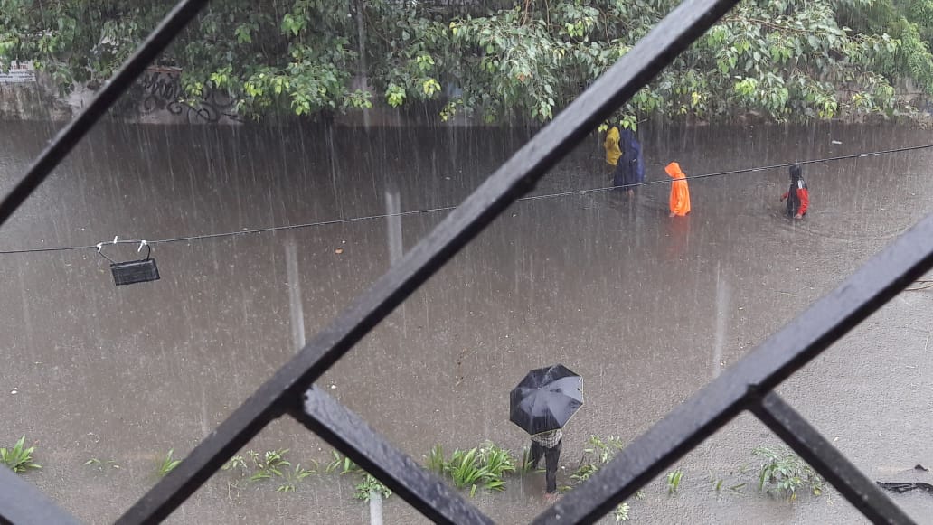 बारिश से मुंबई पहले ही बेहाल