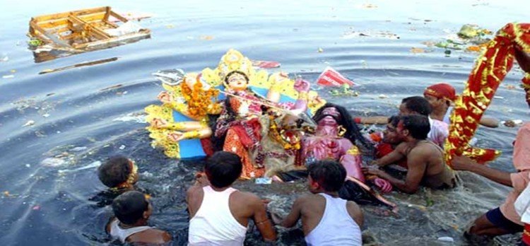 मां दुर्गा प्रतिमा विसर्जन(फाइल फोटो)