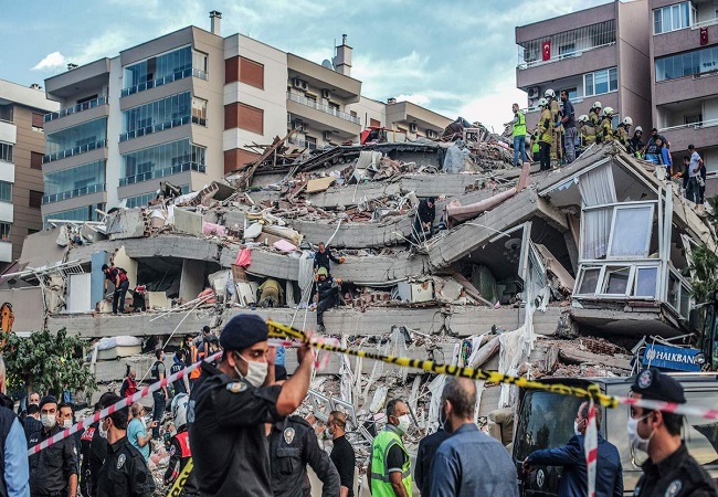 तुर्की में शक्तिशाली भूकंप के बाद का दृश्य