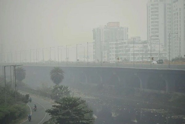 दिल्ली में बढ़ता प्रदूषण  (फाइल फोटो)