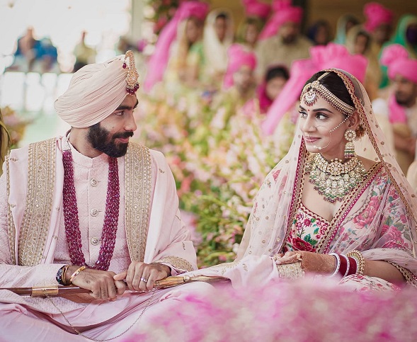 शादी के बंधन में बंधे भारतीय क्रिकेटर जसप्रीत बुमराह और संजना गणेशन