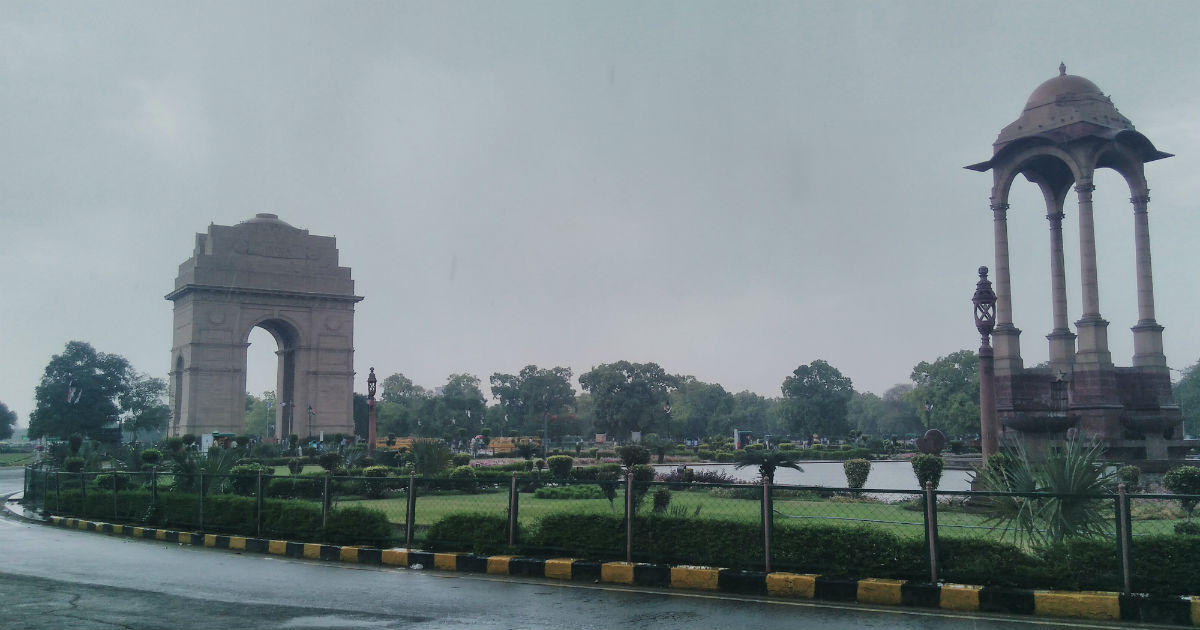 दिल्ली में हल्की बारिश ने बदला मौसम का हाल (फाइल फोटो)