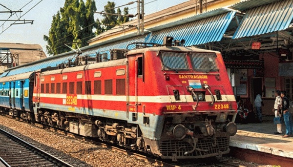 भारतीय रेलवे ने शुरू की कई ट्रेनें (फाइल फोटो)