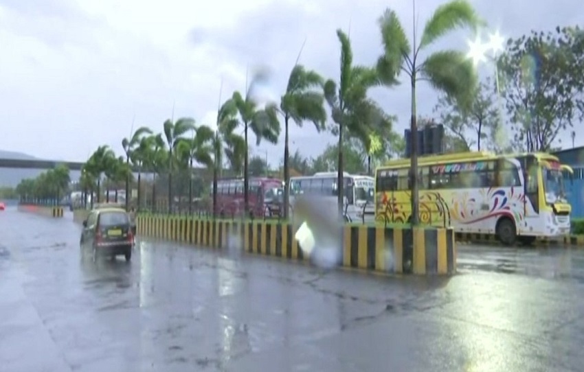मुंबई में तेज बारिश और तूफान