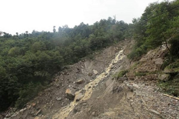 जम्मू-कश्मीर के किश्तवाड़ में बादल फटने से मची तबाही
