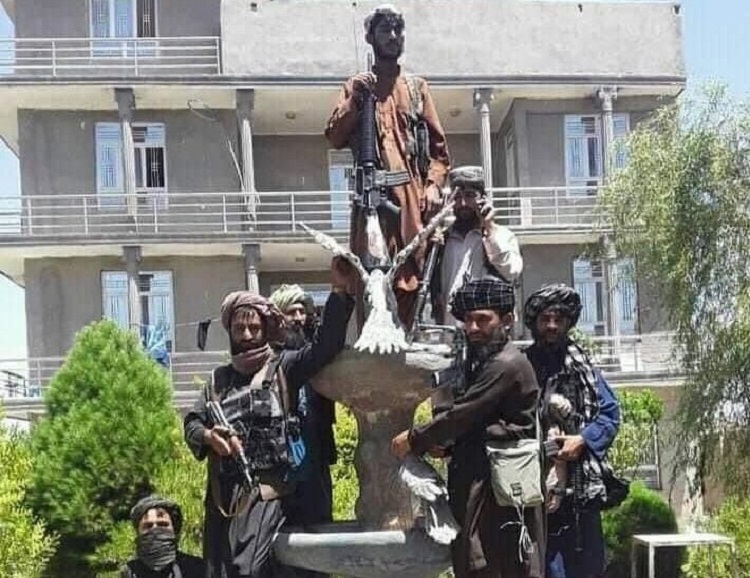 काबुल के चारों ओर के इलाके पर तालिबानियों का कब्जा