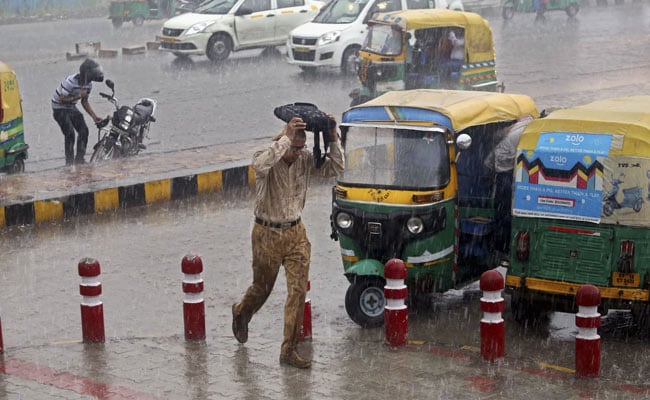 दिल्ली-NCR में बारिश ने बढ़ाई ठंड (फाइल फोटो)