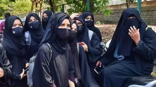 कर्नाटक हाई कोर्ट ने खारिज की हिजाब याचिका (फाइल फोटो)