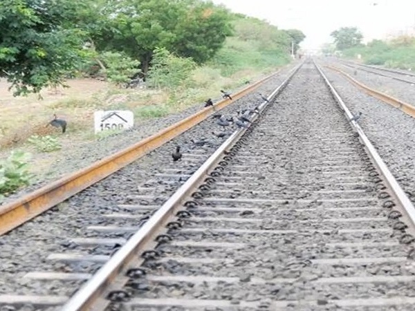 फतेहपुर में युवक-युवती ने ट्रेन के आगे कूद कर दी जान (फाइल फोटो)