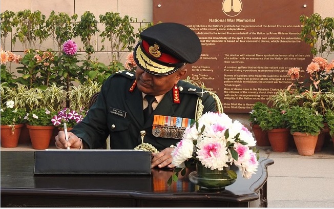 जनरल मनोज पांडे ने संभाला सेना प्रमुख का कार्यभार