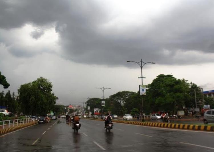 बुधवार शाम को दिल्ली-यूपी में कई स्थानों पर हुई थी बारिश  (फाइल फोटो )
