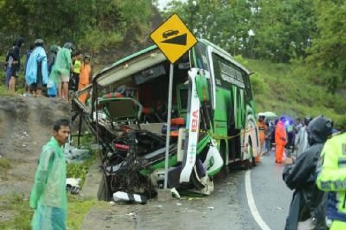 सड़क हादसे में 15 लोगों की मौत (फाइल फोटो)