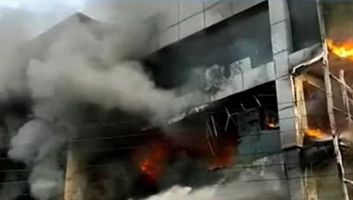 मुंडका की चार मंजिला इमारत में लगी थी भीषण आग (फाइल फोटो)