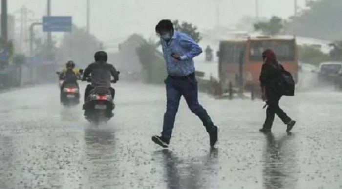 बारिश से गिरा दिल्ली-एनसीआर का पारा
