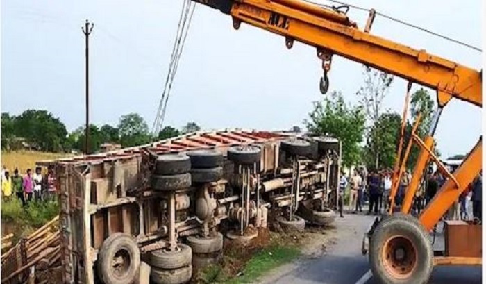 पूर्णिया में सड़क दुर्घटना में आठ लोगों की मौत