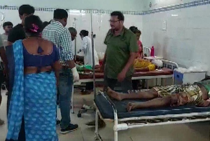 ओडिशा में बस पलटने से छह पर्यटकों की मौत
