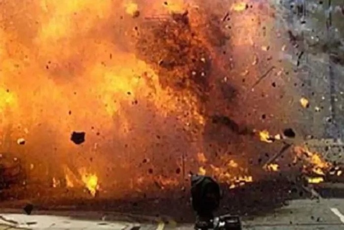बारूदी सुरंग विस्फोटों में पांच लोगों की मौत