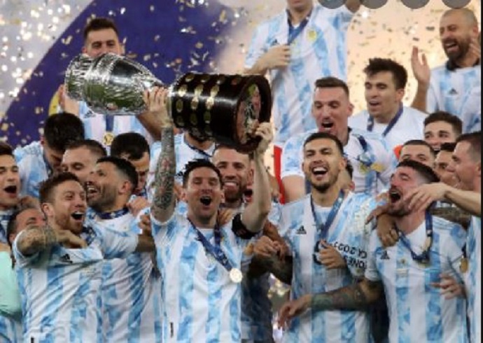 जीता का जश्न मनाती अर्जेंटीना टीम