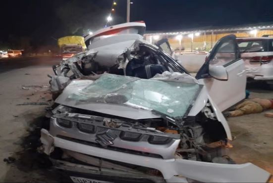 बस्ती में सड़क दुर्घटना में कार सवार चार लोगों की मौत