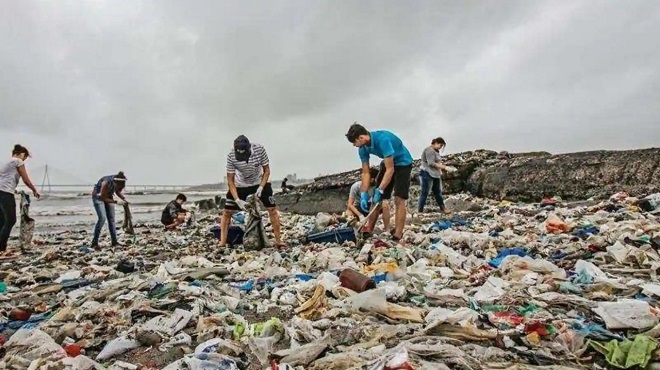प्लास्टिक कचरे के निस्तारण का अनूठा अभियान (फाइल फोटो )