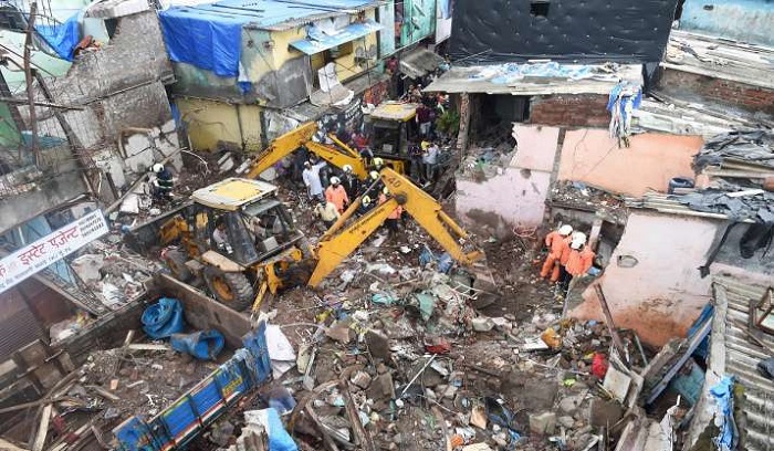 मुंबई में इमारत गिरने से एक की मौत