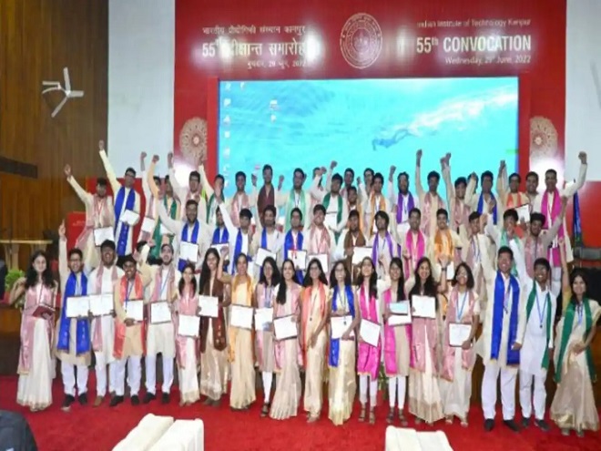 कानपुर ने 1360 छात्रों को मिली डिग्री (फाइल फोटो )