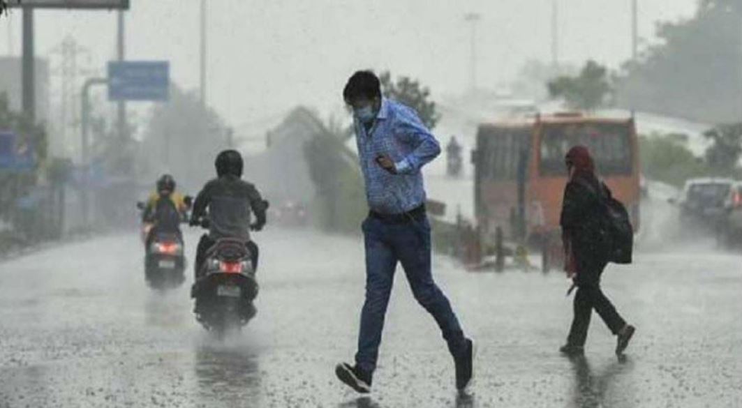 दिल्ली-एनसीआर में झमाझम बारिश