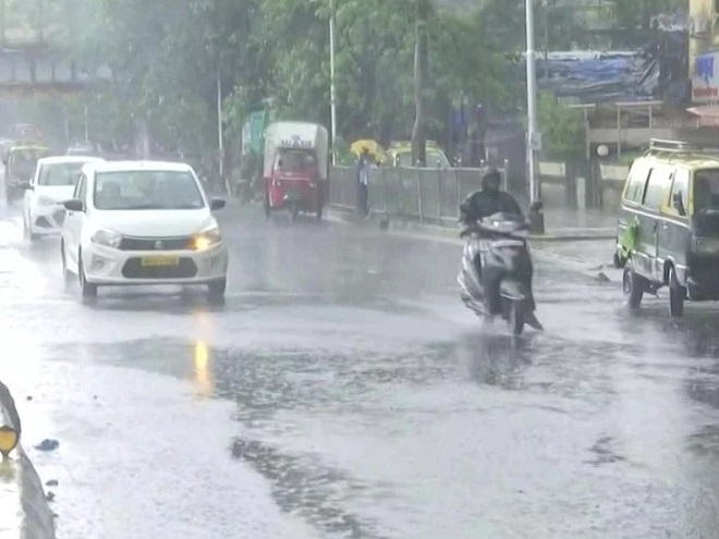 मुंबई के आसपास इलाकों में हल्की बारिश (फाइल फोटो )
