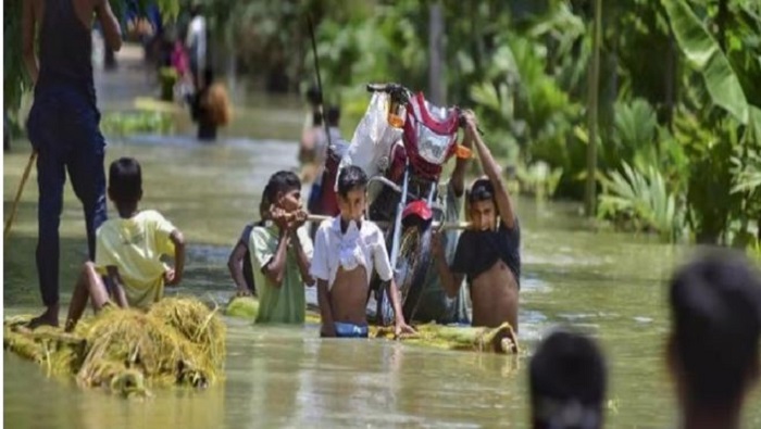 असम के बाढ़ पीड़ितों की मदद के लिए दो करोड़ रुपये दिए