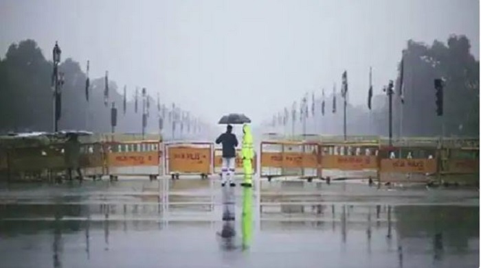 दिल्ली में हल्की बारिश होने के आसार