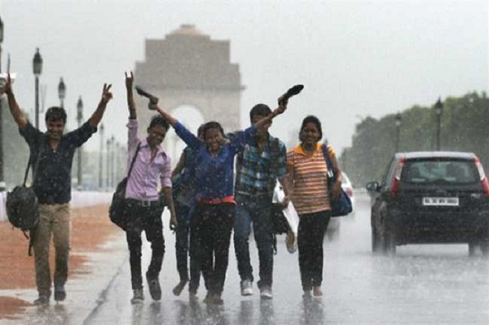 बारिश से दिल्ली का मौसम खुशगवार