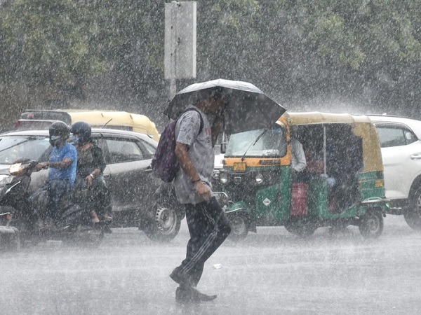 दिल्ली में हुई झमाझम बारिश (फाइल फोटो )