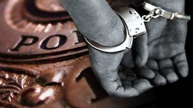 शराब की चोरी करने के मामले में तीन एएसआई गिरफ्तार