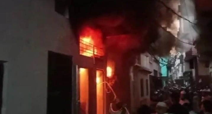 मुरादाबाद में घर में लगी आग