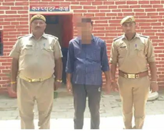 चार अवैध देसी बम के साथ एक गिरफ्तार