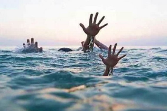 नदी में नहाते समय पांच बच्चों के डूबने से मौत