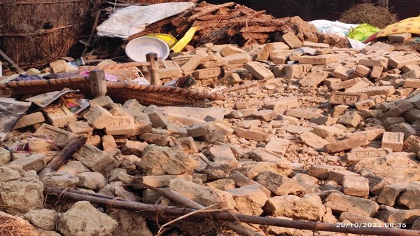 बाराबंकी में दिवार गिरने से तीन की मौत