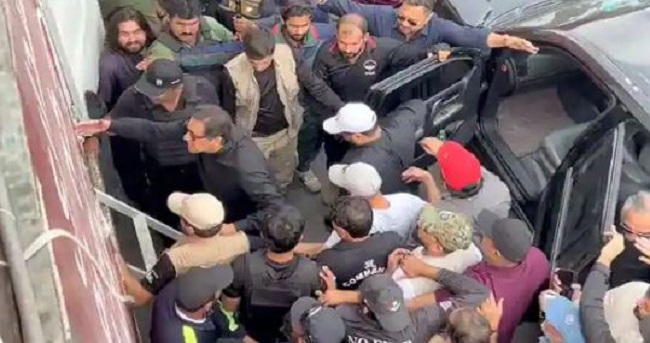 इमरान खान पर हमले को लेकर पाकिस्तान में हिंसक प्रदर्शन
