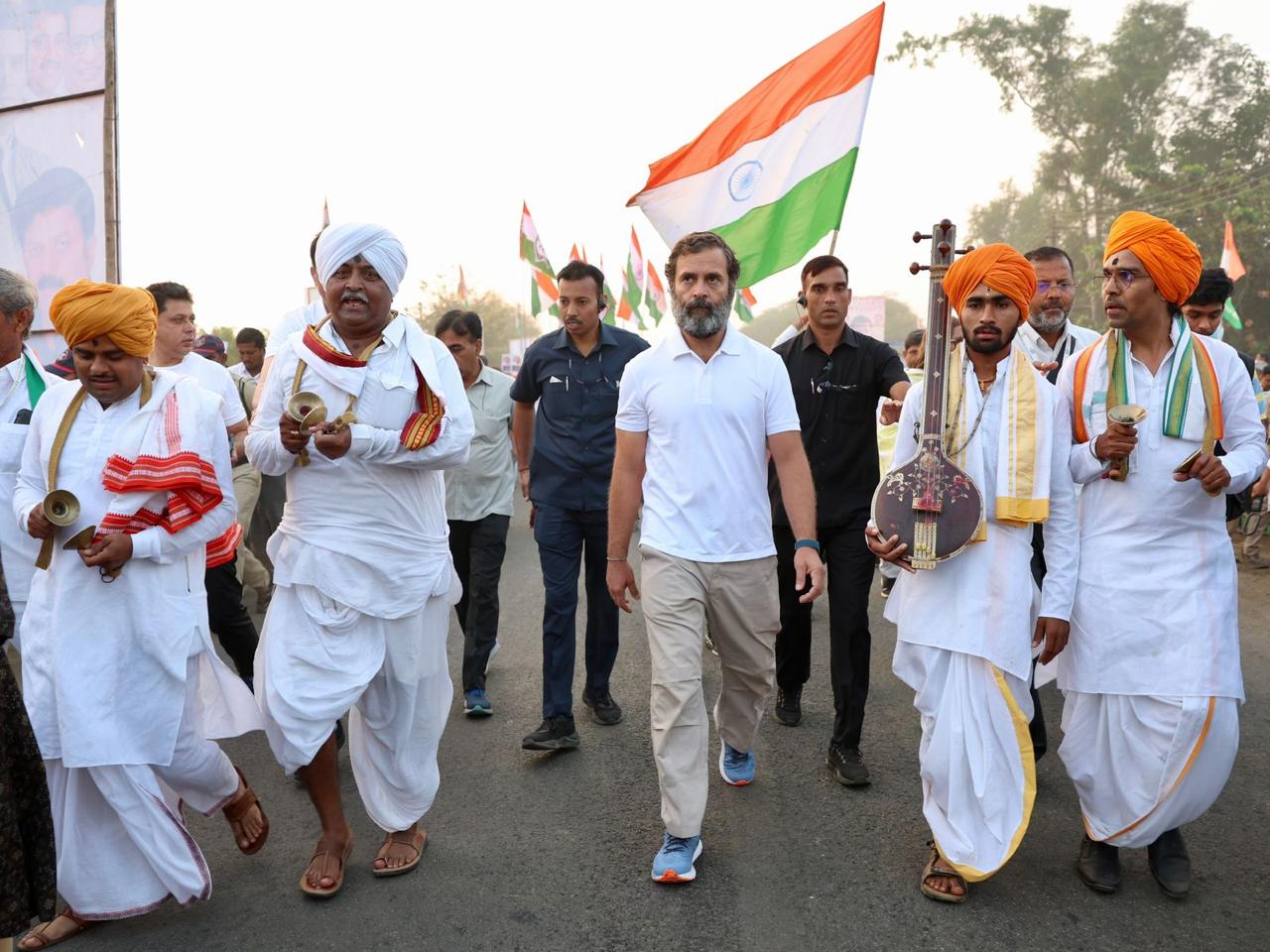 राहुल गांधी के पदयात्रा में शामिल हुए कई कांग्रेसी