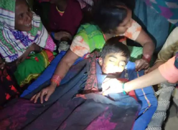 तेंदुए के हमले में एक बच्चे की मौत: विलाप करते परिजन