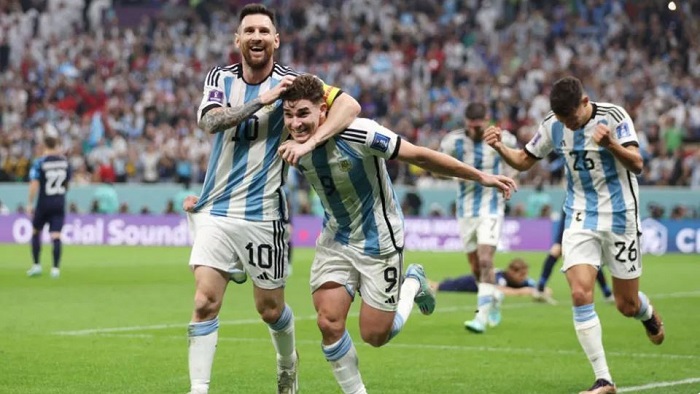 मेसी-अल्वारेज़ की जोड़ी ने अर्जेंटीना को फाइनल में पहुंचाया