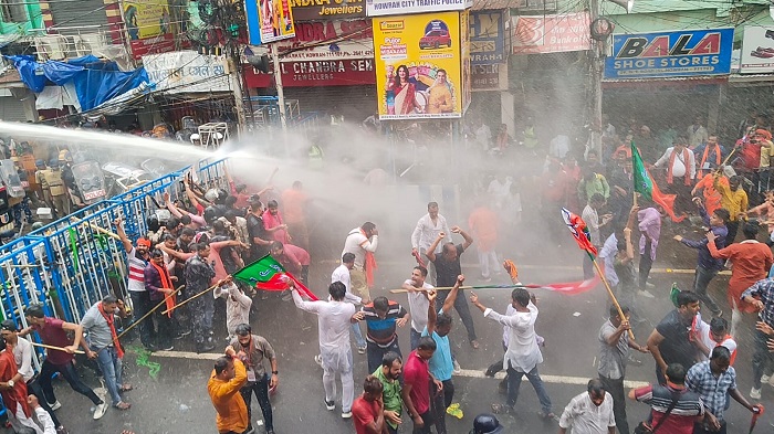 भाजपा कार्यकर्ताओं ने सड़क की जाम