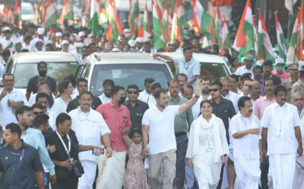 भारत जोड़ो यात्रा में राहुल गांधी (फाइल फोटो)
