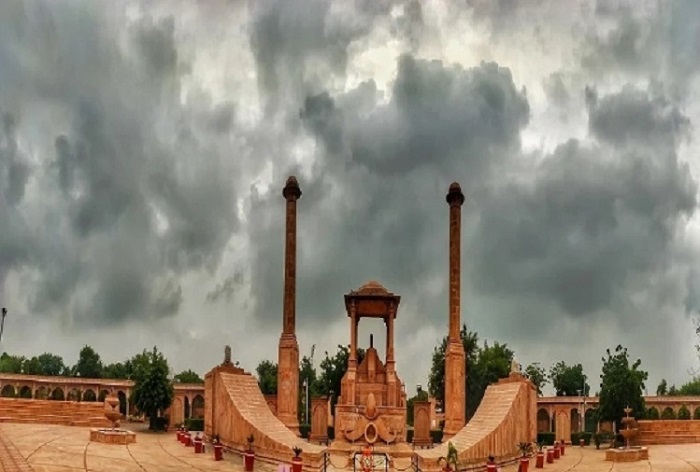 राजधानी जयपुर  में बादल छाए