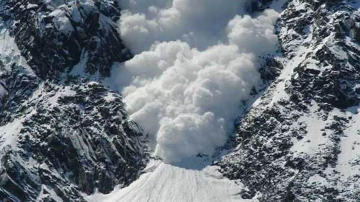 जम्मू-कश्मीर के गुरेज में हिमस्खलन की चेतावनी जारी (फाइल फोटो)