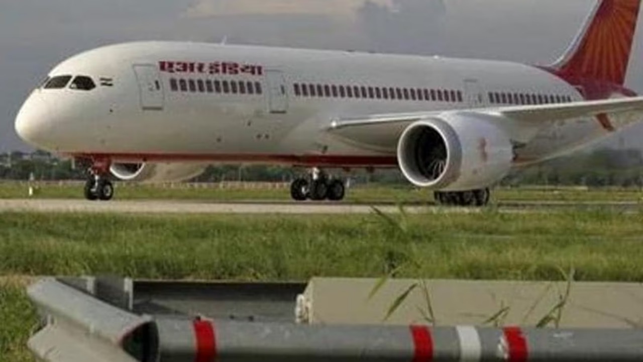 एयर इंडिया के पायलट का किया गया निलंबन
